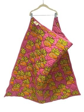 HUGO LOVES TIKI pink rare quilted “organic frites” print blanket - size 36”x36”